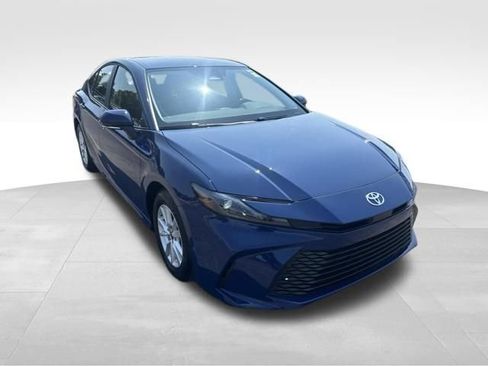Used 2026 Toyota Camry LE FWD image 7