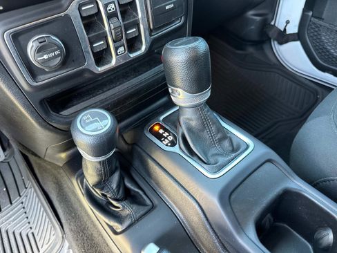 Used 2020 Jeep Gladiator Sport w/ Quick Order Package 24S image 27