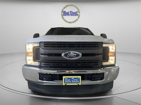 Used 2017 Ford F250 XL w/ Power Equipment Group AWD/4WD image 7