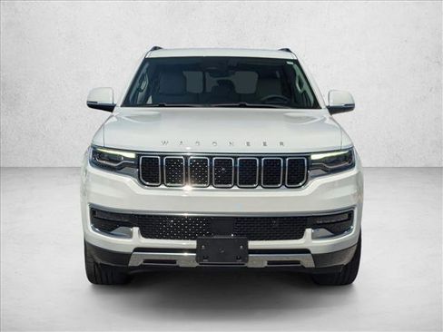 Used 2022 Jeep Wagoneer Series III w/ Convenience Group I AWD/4WD image 2
