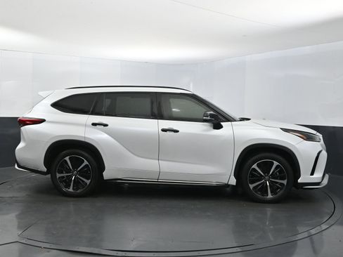 Used 2022 Toyota Highlander XSE image 6