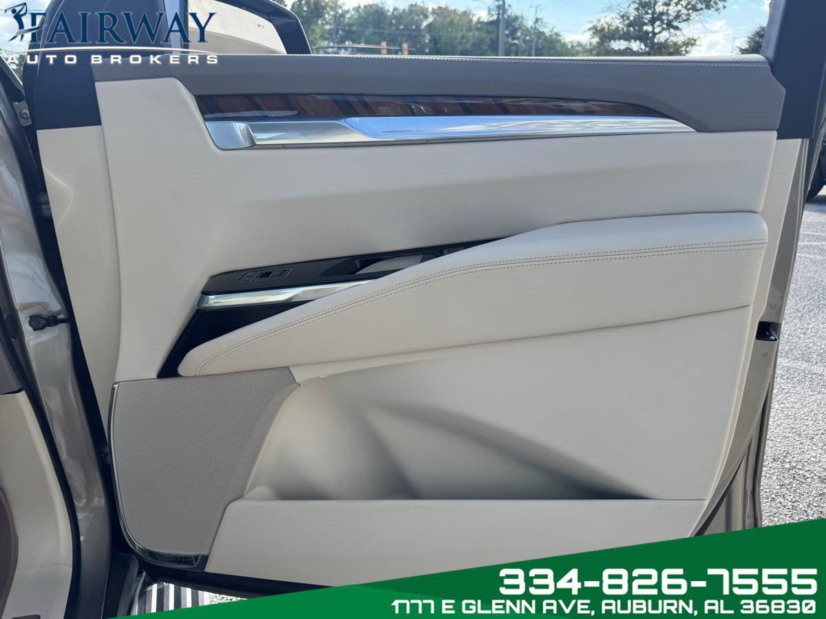 Used 2025 Cadillac Escalade Sport Platinum AWD/4WD image 34
