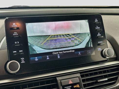 Used 2018 Honda Accord Touring image 23