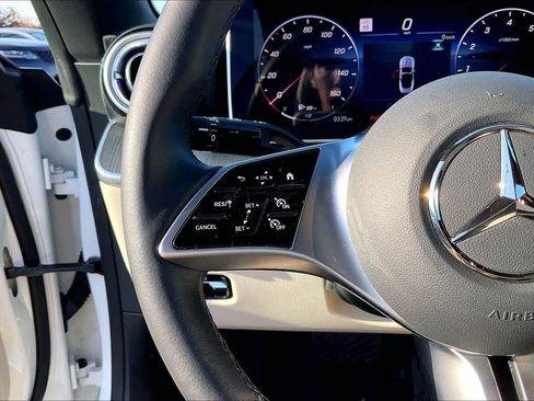 Used 2025 Mercedes-Benz CLE 300 4MATIC Cabriolet image 20