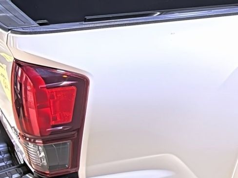 Used 2018 Toyota Tacoma SR5 image 13