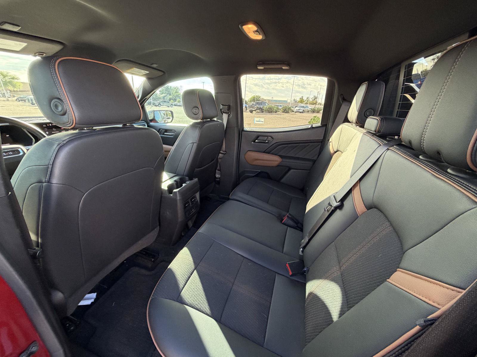 Used 2025 GMC Canyon AT4 w/ Nightfall Edition AWD/4WD image 19