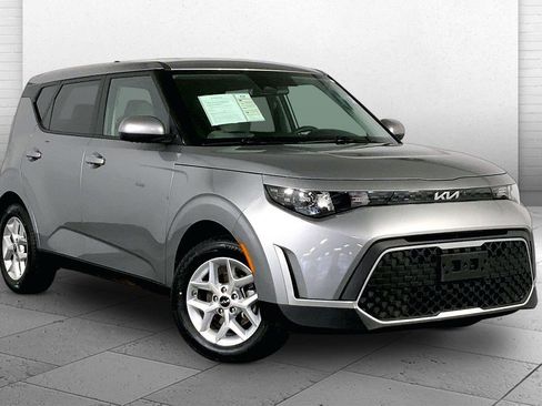 Certified 2025 Kia Soul LX w/ LX Technology Package FWD image 1