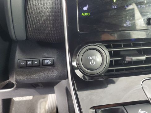 Used 2024 Subaru Solterra AWD/4WD image 18