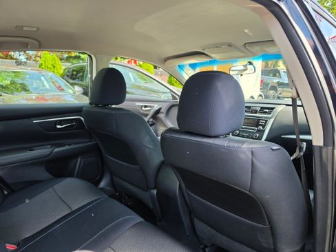 Used 2017 Nissan Altima 2.5 SR FWD image 32