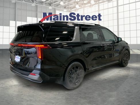 Used 2025 Kia Carnival SX Prestige image 5