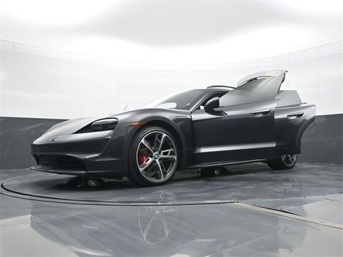 Used 2023 Porsche Taycan 4S image 32