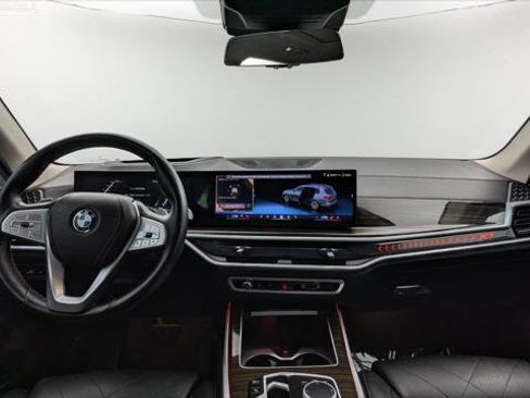 Used 2024 BMW X7 xDrive40i image 27