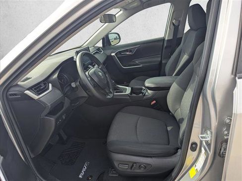 Used 2021 Toyota RAV4 XLE image 10