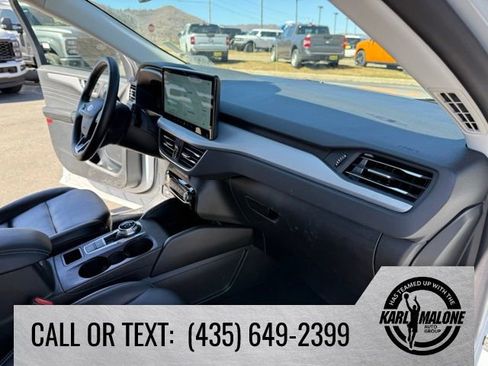 Used 2025 Ford Escape Platinum image 38