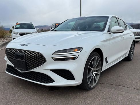 Used 2025 Genesis G70 2.5T image 3