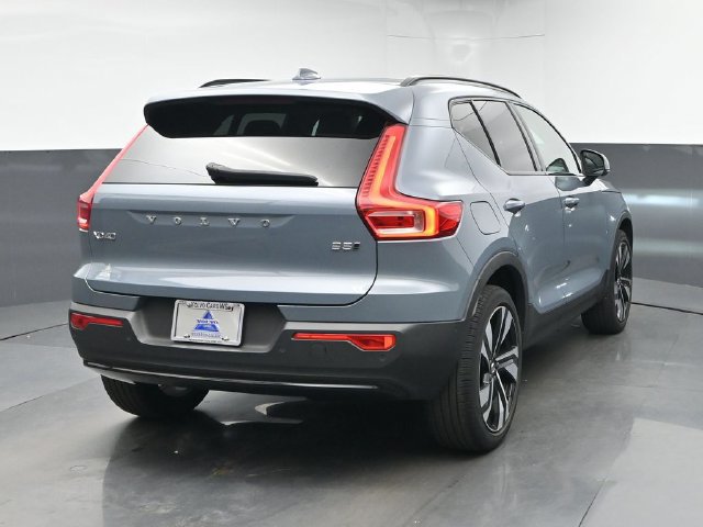 Used 2023 Volvo XC40 B5 Ultimate w/ Climate Package AWD/4WD image 8