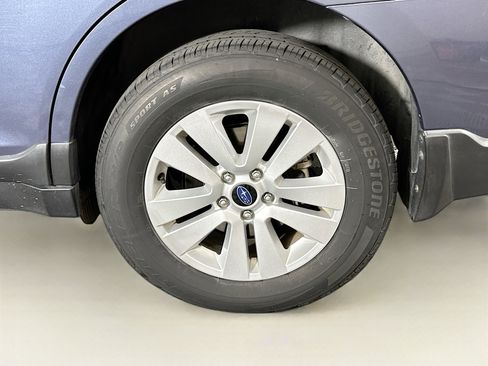 Used 2018 Subaru Outback 2.5i Premium AWD/4WD image 11