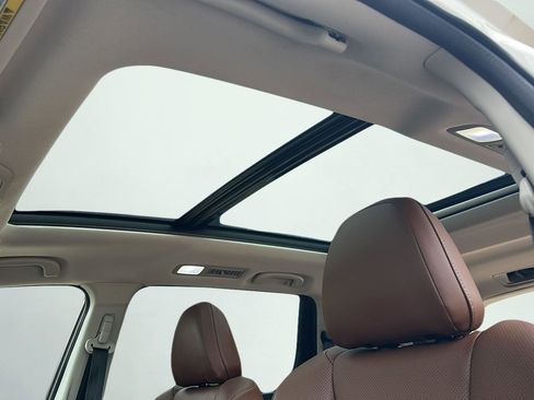 Used 2019 Subaru Ascent Touring w/ Popular Package #3 AWD/4WD image 24