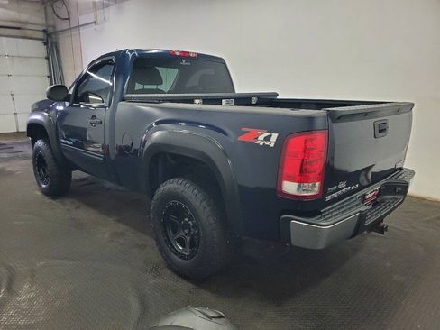 Used 2011 GMC Sierra 1500 SLE w/ SLE Preferred Package AWD/4WD image 6