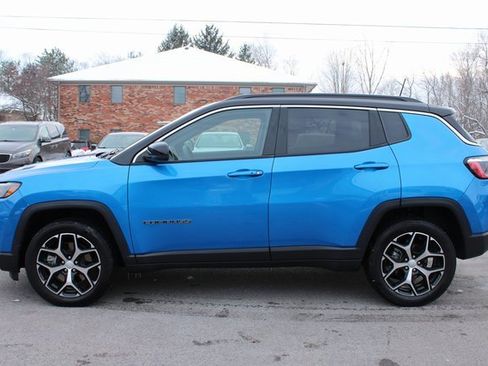 Used 2024 Jeep Compass Limited image 5