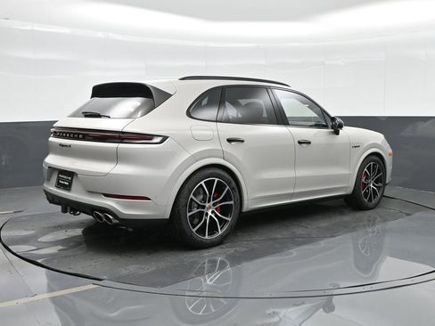 New 2026 Porsche Cayenne S AWD/4WD image 7