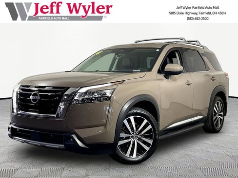 Used 2024 Nissan Pathfinder Platinum w/ Cargo Package AWD/4WD image 1