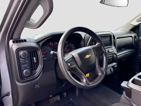 Used 2020 Chevrolet Silverado 1500 Custom w/ Custom Value Package AWD/4WD image 9