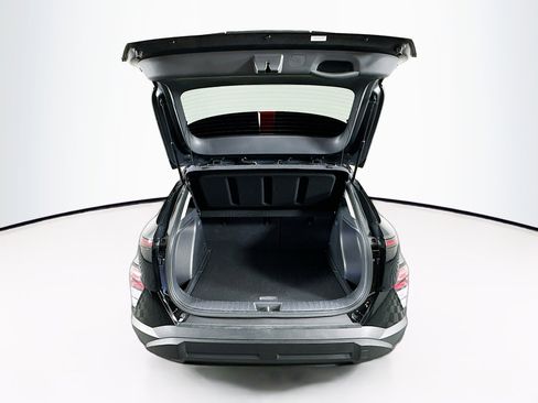 Used 2025 Hyundai Kona SEL image 28