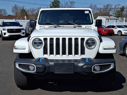 Used 2022 Jeep Wrangler Unlimited Sahara w/ Cold Weather Group image 2
