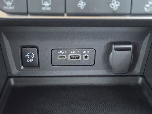 Certified 2025 Nissan Sentra SR image 25