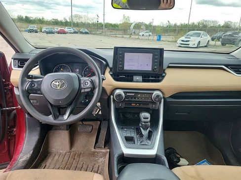 Used 2019 Toyota RAV4 LE w/ Carpet Mat Package AWD/4WD image 5