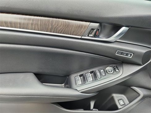 Used 2021 Honda Accord EX-L image 13