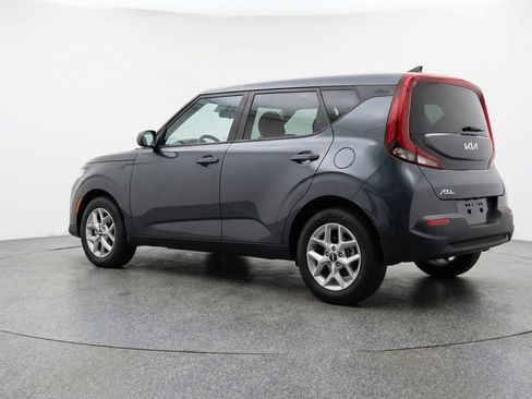 Used 2025 Kia Soul LX w/ LX Technology Package FWD image 6