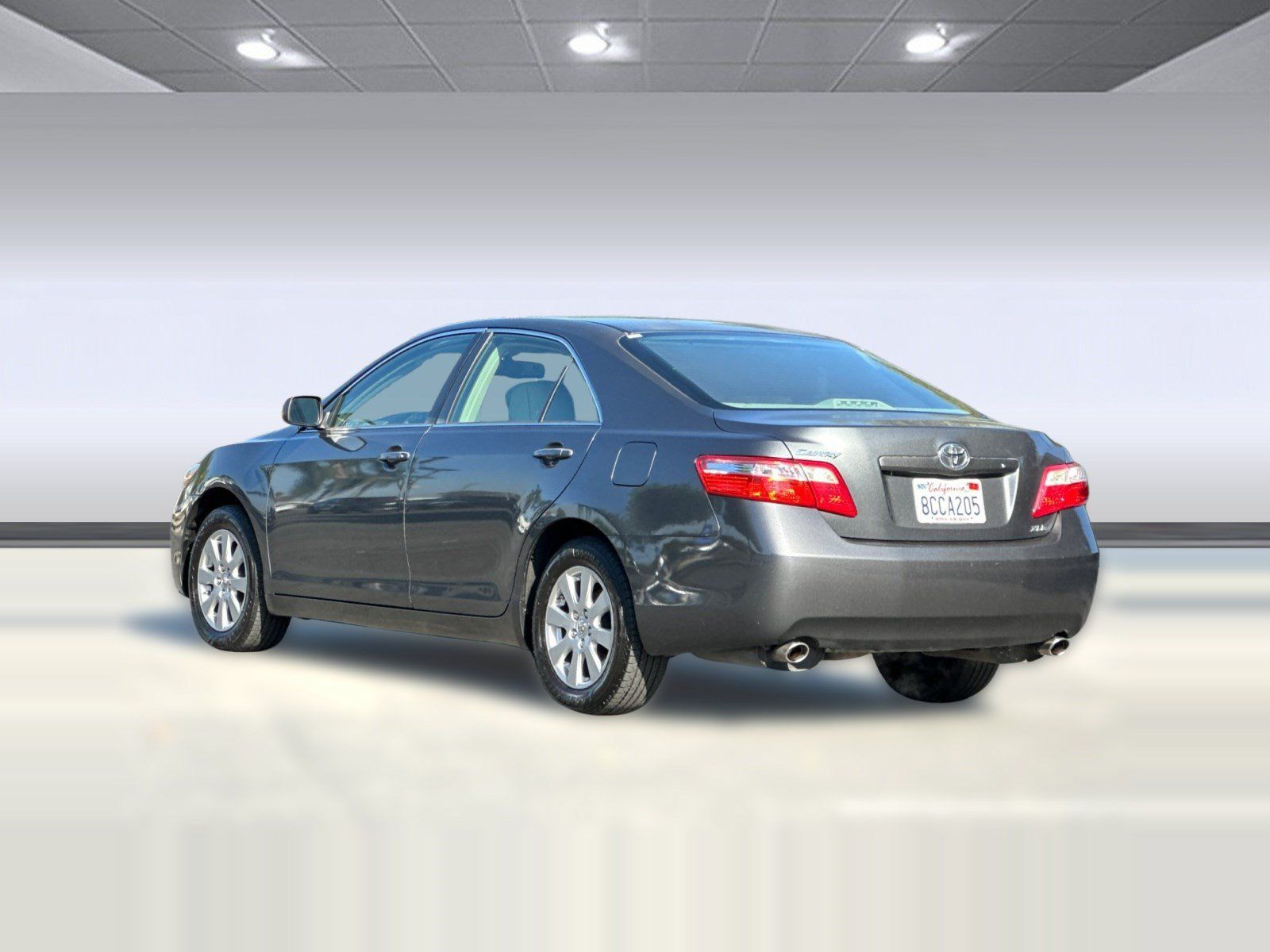 Used 2007 Toyota Camry XLE FWD image 3