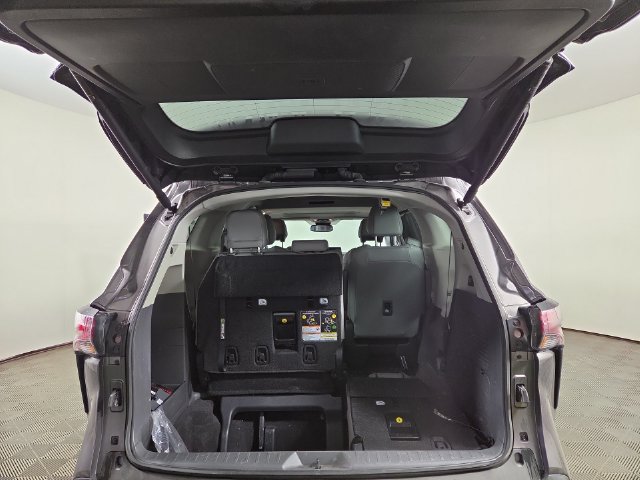 Used 2024 Toyota Sienna XLE w/ XLE Plus Package AWD/4WD image 31