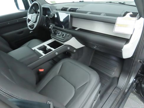 Used 2025 Land Rover Defender 110 S AWD/4WD image 19