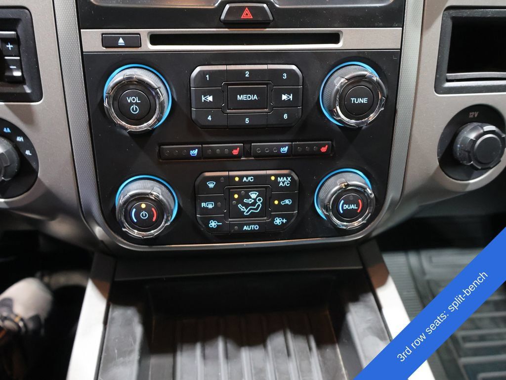 Used 2017 Ford Expedition XLT w/ Equipment Group 202A AWD/4WD image 8
