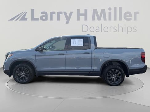 Used 2023 Honda Ridgeline Sport image 2