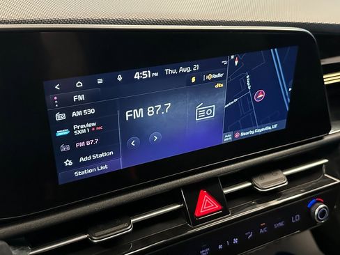 Used 2023 Kia Niro EX Touring image 12