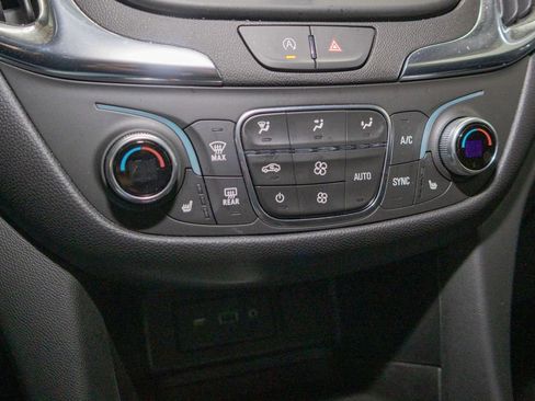 Used 2024 Chevrolet Equinox LT AWD/4WD image 19