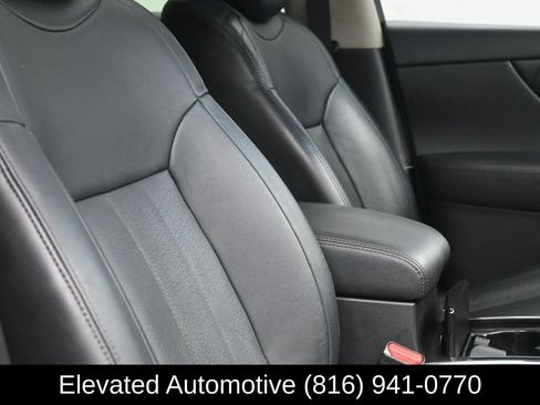 Used 2017 INFINITI QX70 AWD image 8