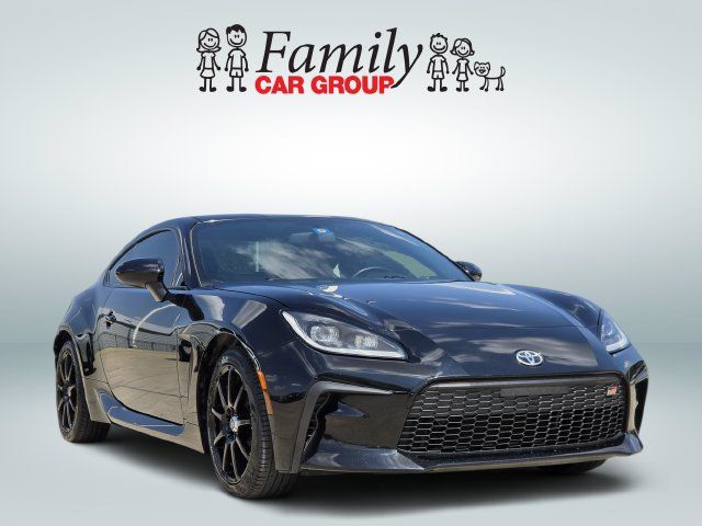 Used 2023 Toyota GR86 RWD image 2