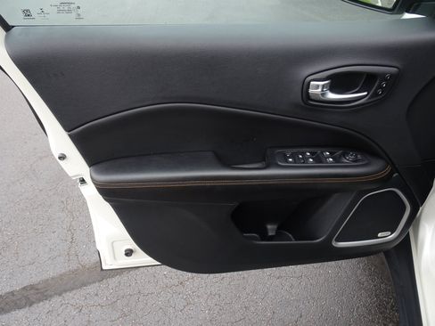Used 2021 Jeep Compass Limited w/ Sun and Sound Group AWD/4WD image 16