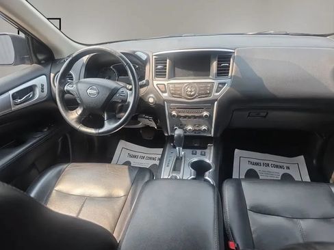 Used 2019 Nissan Pathfinder SL AWD/4WD image 14