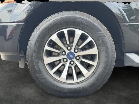 Used 2015 Ford Expedition EL XLT w/ Equipment Group 202A AWD/4WD image 4