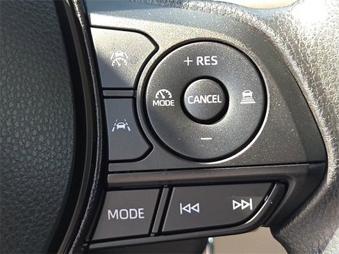 Used 2025 Toyota Corolla XLE image 23