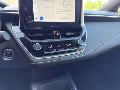 Used 2025 Toyota Corolla SE FWD image 18