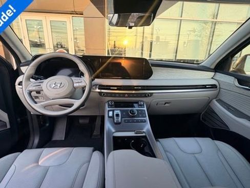 Used 2024 Hyundai Palisade Calligraphy image 8