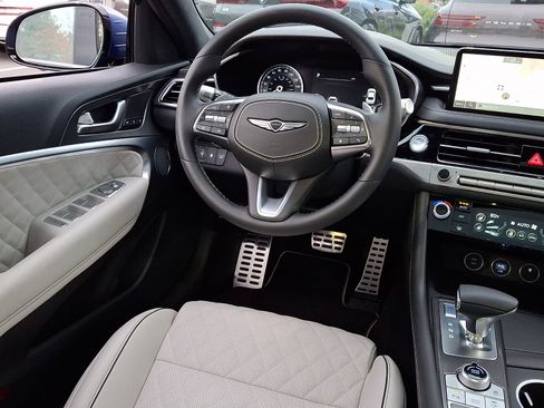 Used 2025 Genesis G70 3.3T Advanced w/ Sport Prestige Package image 14