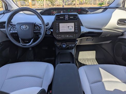 Certified 2020 Toyota Prius LE image 5